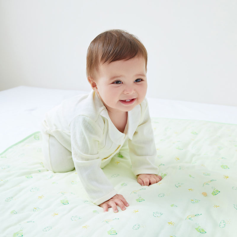 嬰童抱被 綠野春耕